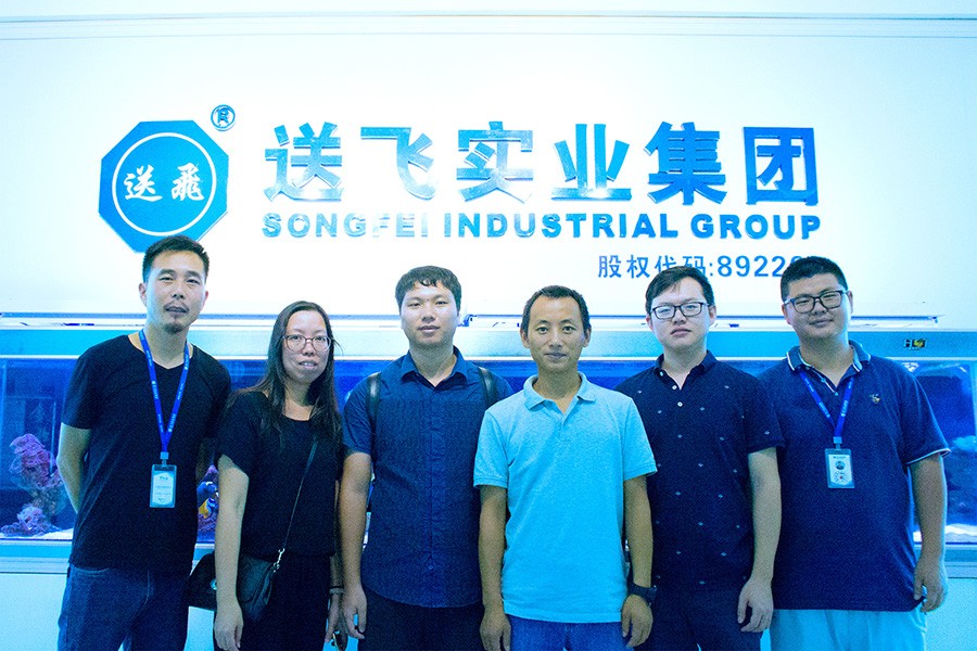 熱烈歡迎蛇口灣廈置業(yè)領(lǐng)導(dǎo)蒞臨我司考察！